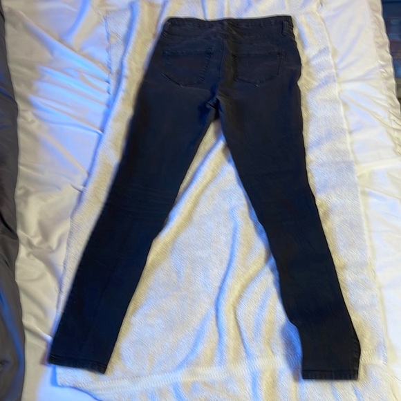Hi-Rise Jeans - Picture 3 of 3